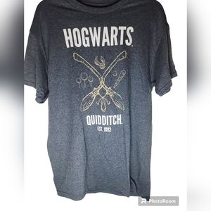 Wizarding World Hogwarts Quidditch Est. 1092 Size Medium